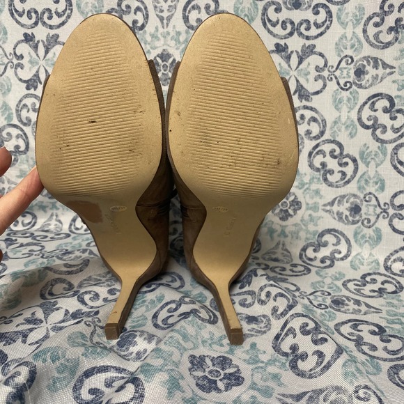 BCBGeneration Womens Peep Toe Booties Size 9 - Picture 8 of 10